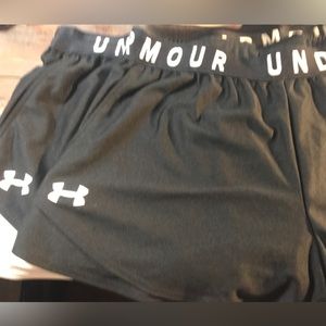 NWOT 2 pair Under Armour heatgear shorts size M
